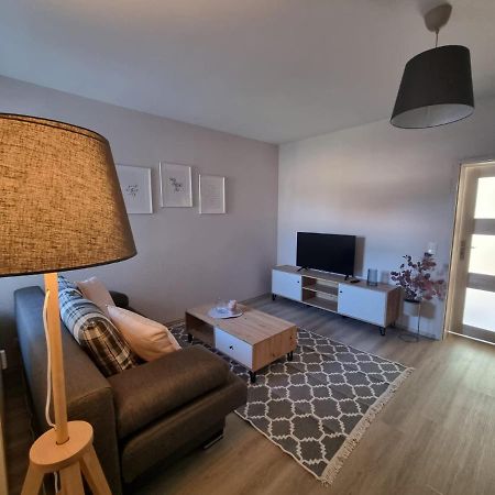Modern Eingerichtet-Stadtnah-Ferienwohnung Mit Geschirrspueler Und Waschmaschine Friedland  Zewnętrze zdjęcie
