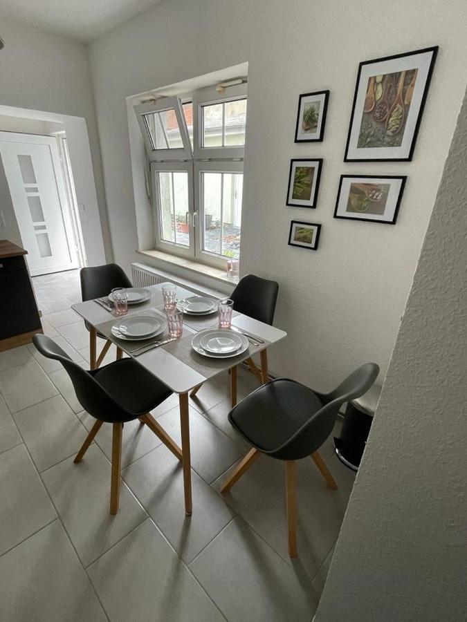 Modern Eingerichtet-Stadtnah-Ferienwohnung Mit Geschirrspueler Und Waschmaschine Friedland  Zewnętrze zdjęcie