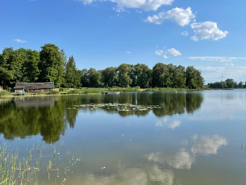 Modern Eingerichtet-Stadtnah-Ferienwohnung Mit Geschirrspueler Und Waschmaschine Friedland  Zewnętrze zdjęcie
